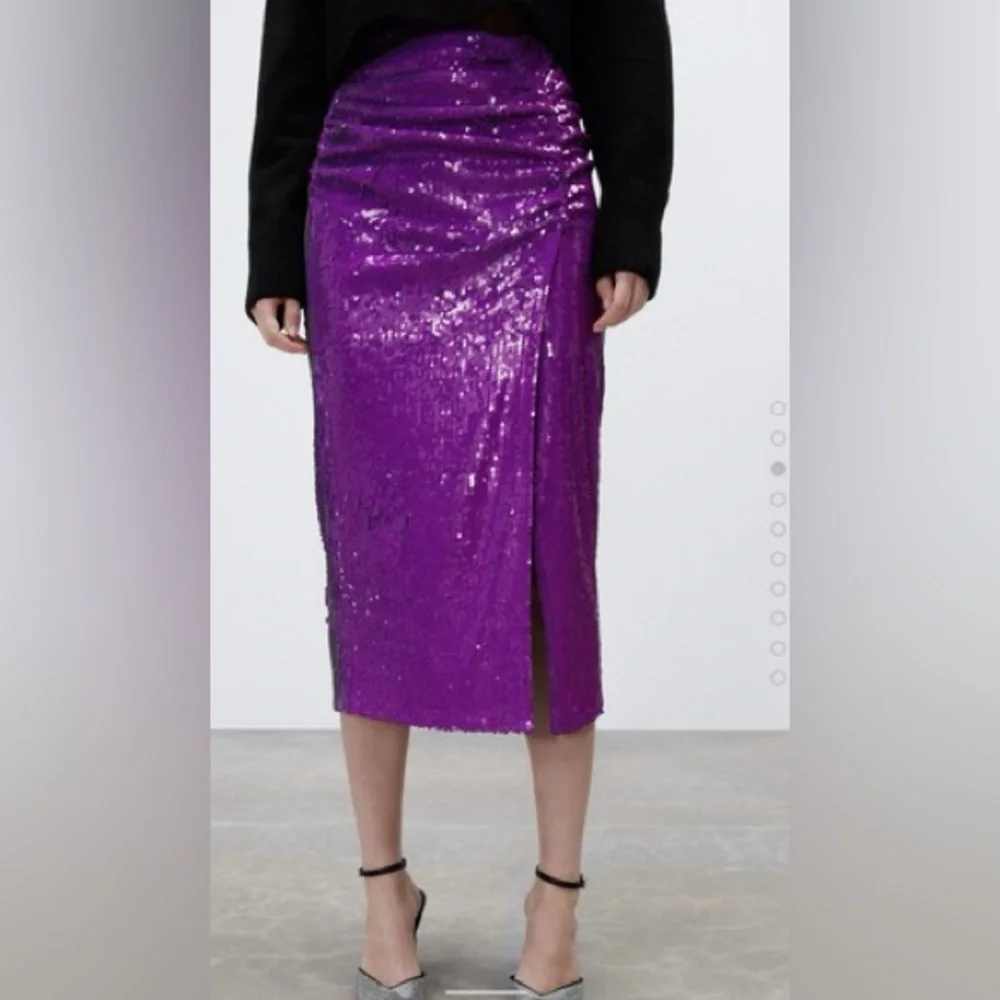 Zara purple sequined ruched front slit midi skirt Size large - Picture 2 of 8